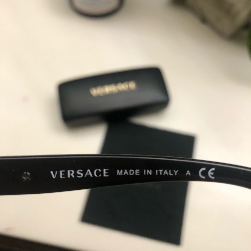 Versace sunglasses - Picture 3 of 8